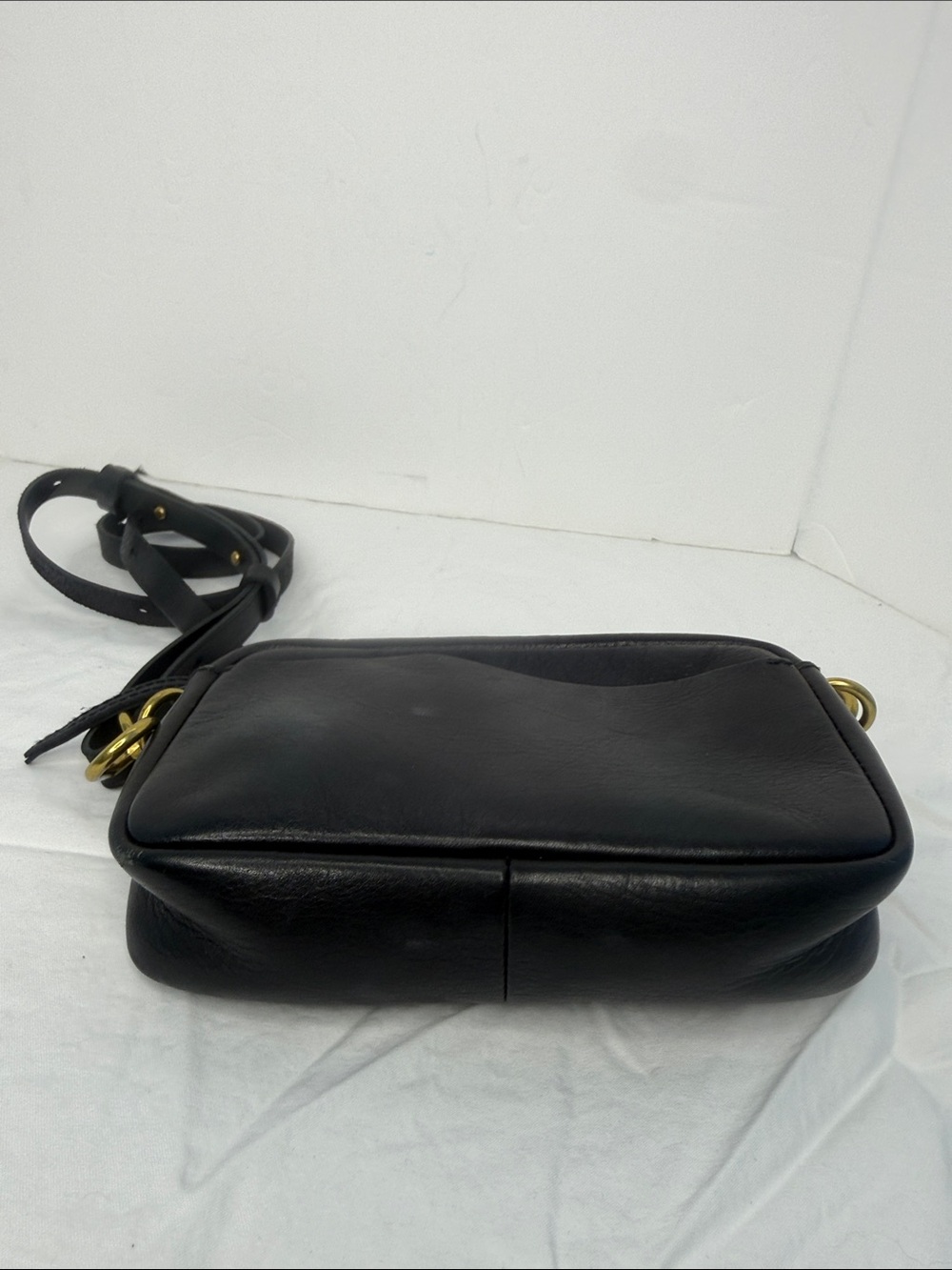 MadewellThe Leather Carabiner Mini Crossbody Bag - Picture 5 of 8